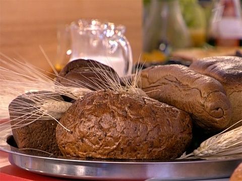 10 намирница и добрих навика које ће вам одржати осмех белим